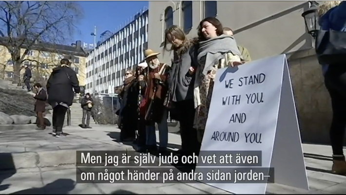 04_Folk-skyddar-stora-mosken-sth