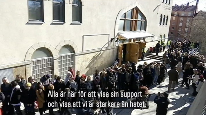 08_Folk-skyddar-stora-mosken-sth
