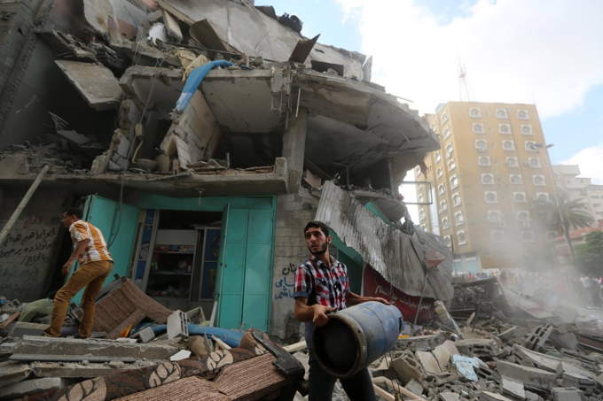 salvaging_rubble