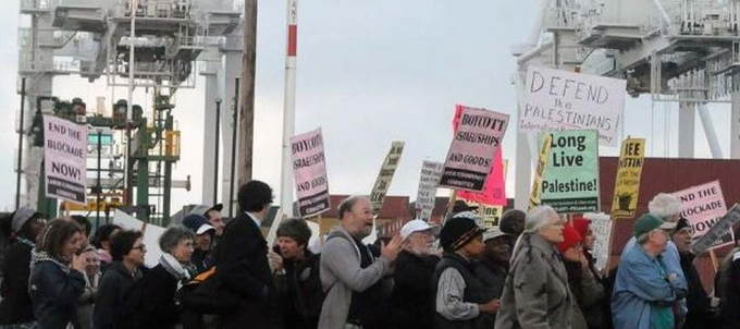092_California_activists_target_Israeli_ships_at_ports